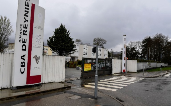 Un homme fonce sur des militaires sans les blesser, deux interpellations