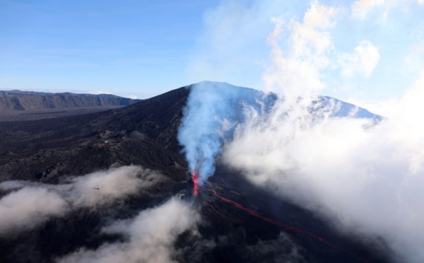 La Réunion: le Piton de la Fournaise une nouvelle fois en éruption