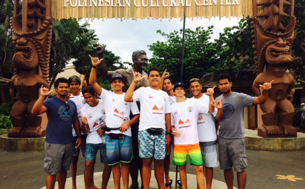 Va'a scolaire - Hawai'i : Les élèves du collège de Tipaerui s'imposent