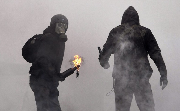 NDDL: nouveaux affrontements, Philippe exclut une pause des expulsions