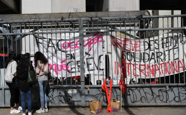 Universités: Macron dénonce "une manipulation", recours à la force en suspens à Tolbiac