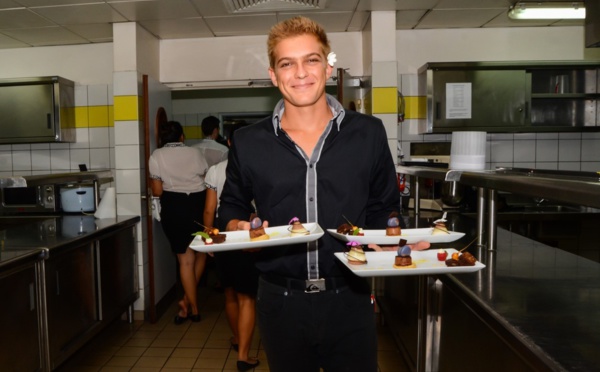 Thomas Malijenovsky, prétendant au titre de meilleur pâtissier de Polynésie