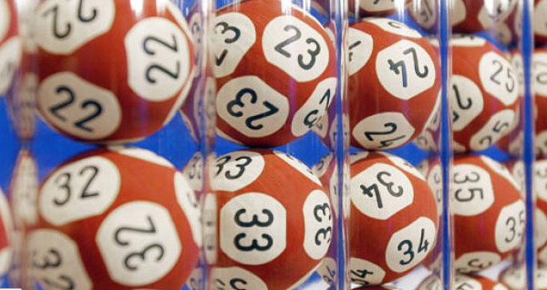 Les numéros gagnants du super loto de la chance sont...
