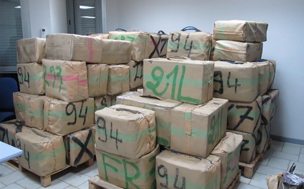 Aude: saisie record de 2,9 tonnes de cannabis sur l'A9