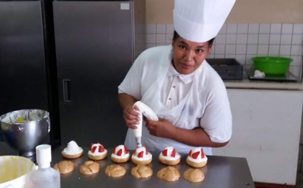 Marutea Riaria, prétendante au titre de meilleur pâtissier de Polynésie