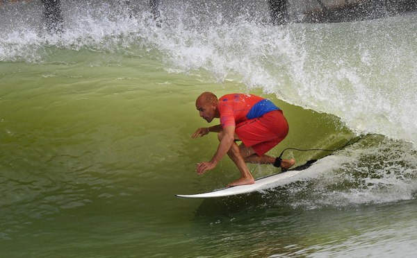 Une vague artificielle dans un stade: le surf olympique vu par l'Américain Kelly Slater