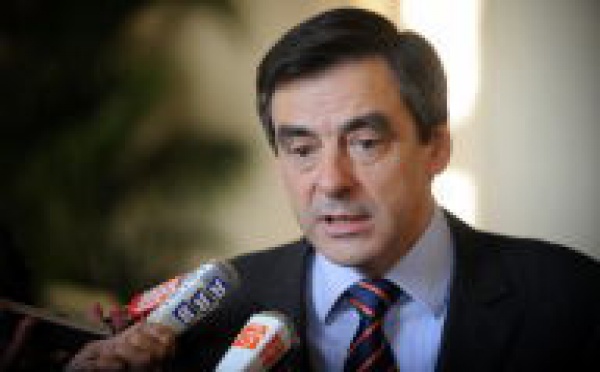 Fillon en visite économique à Tokyo puis politique à Nouméa