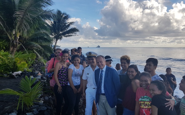 Inauguration de la stèle rénovée de Bougainville à Hitia'a