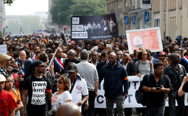 Outre-mer: une marche silencieuse pour dire que "Français n'est pas une couleur"