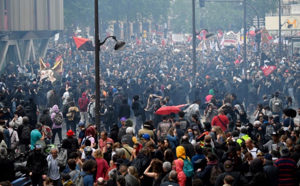 Partis, syndicats, associations main dans la main samedi contre la politique de Macron