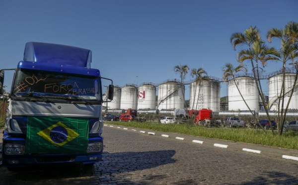 Les barrages de routiers maintenus au Brésil malgré les concessions de Temer