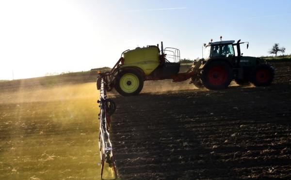 Glyphosate: pas d'interdiction dans la loi, mais le gouvernement maintient l'objectif