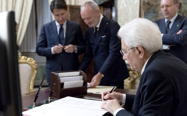 Les populistes s'installent au pouvoir en Italie