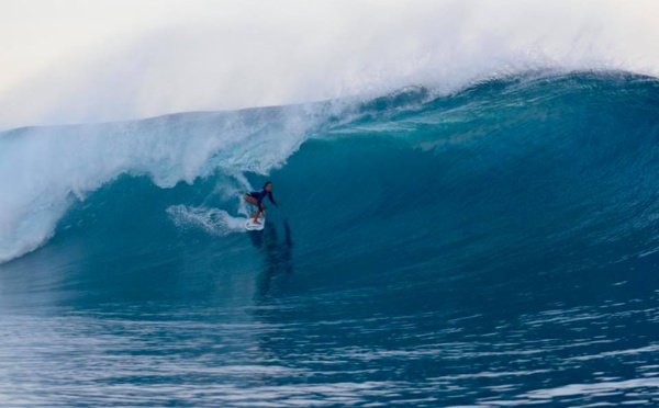 Surf - Session Libre : Vahine Fierro shoote du gros