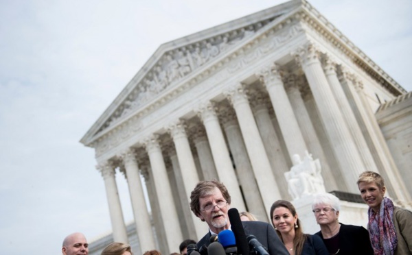 Victoire judiciaire d'un pâtissier américain ayant éconduit un couple gay