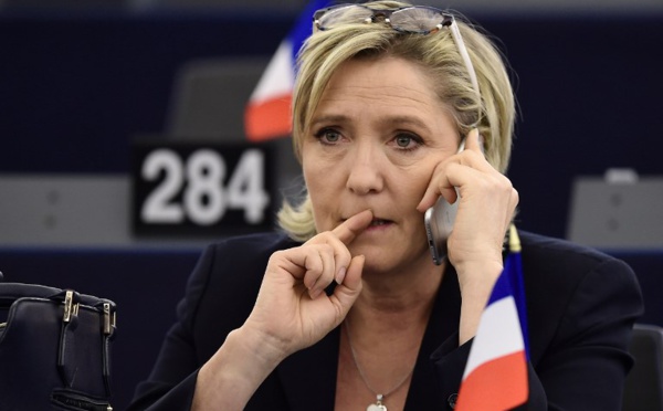 Marine Le Pen doit bien rembourser 300.000 euros au Parlement européen
