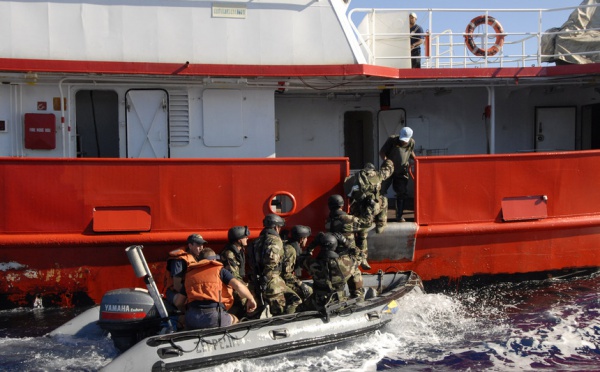 Exercice de la police des pêches au large de Papeete