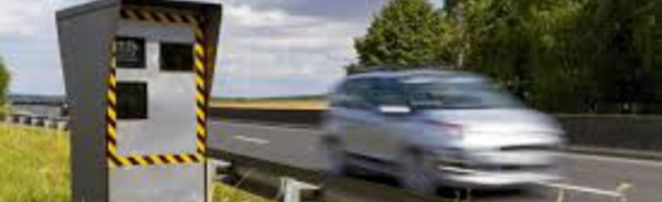 Pas-de-Calais: un pilote d'une course sauvage de bolides contrôlé à 265 km/h sur l'A26