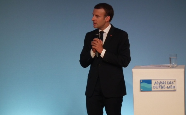 Assises : Macron vante « l’archipel de France »