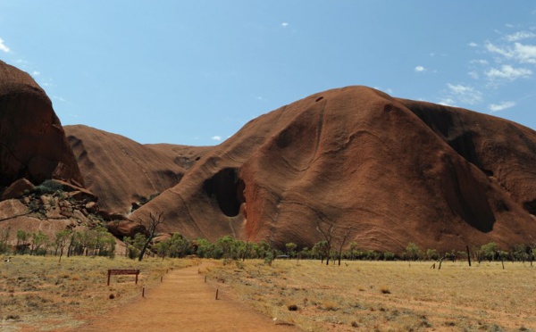 Décès d'un touriste japonais sur Uluru, le plus célèbre rocher d'Australie
