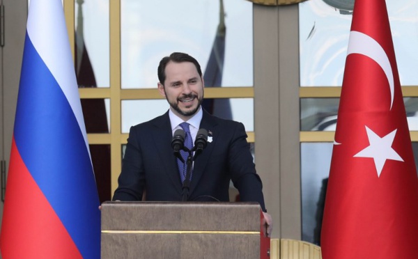 Nomination du gendre d'Erdogan aux Finances : la livre turque pique du nez