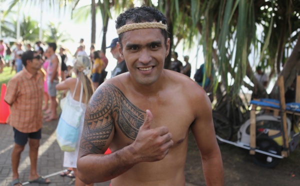 Tu'aro Maohi - Porteurs de fruits : Moehau Tematahotoa gagne pour Rimatara