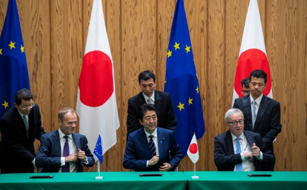 Dans un "message" à Trump, UE et Japon signent un vaste accord commercial