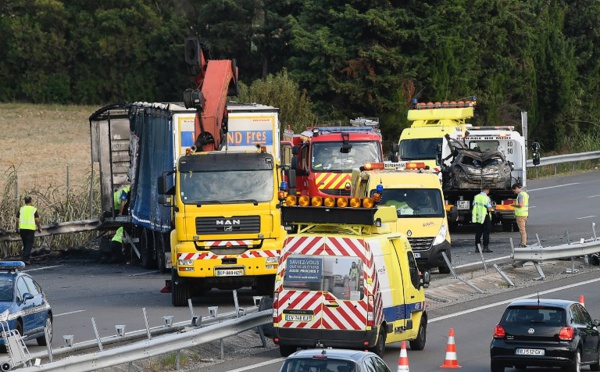 Au moins trois morts dans un accident de la route sur l'A7 près d'Avignon