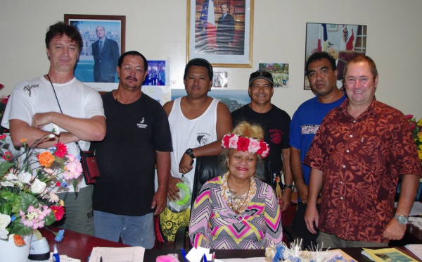 Opération pilote sur l’atoll de Hao: Rencontre de la mission IFREMER et du navire « Fleur Australe »