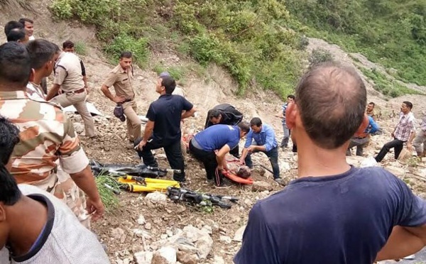 Inde: 14 morts dans un accident de car en Inde