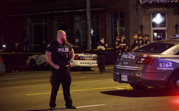 Fusillade à Toronto: deux tués et 12 blessés, le tireur est mort