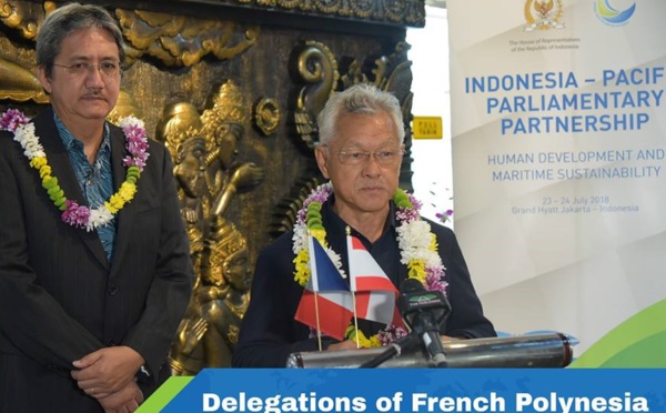 Gaston Tong Sang en mission en Indonésie