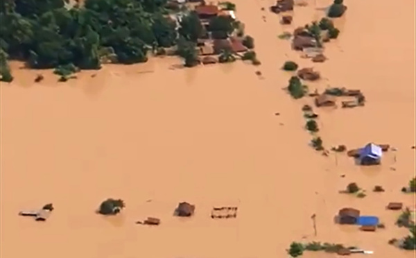 Un barrage s'effondre au Laos: plusieurs morts et des centaines de disparus