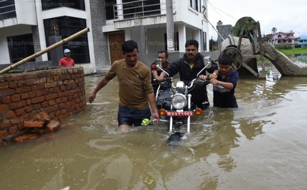Inde : des pluies torrentielles tuent 49 personnes
