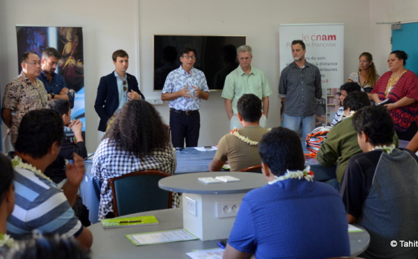 Le Cnam commence sa formation de programmeur informatique en alternance