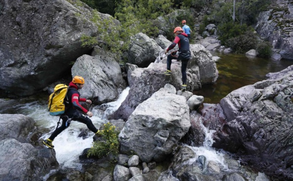 Emotion en Corse après la mort de 5 personnes, dont une fillette, emportées par une crue dans un canyon