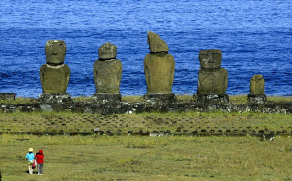 Le Chili limite l'accès à l'île de Pâques, menacée par la surfréquentation touristique