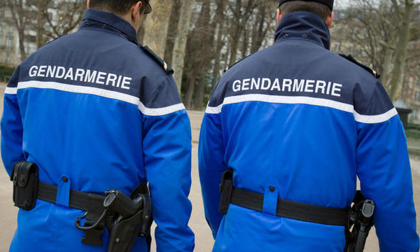Sarthe: enquête ouverte pour meurtre après la découverte de deux corps calcinés