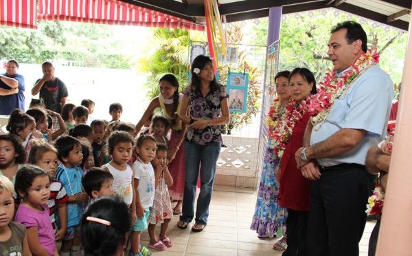 Le ministre de l'Education en visite dans les écoles privées de Papeete