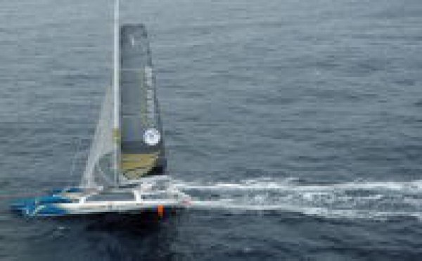 Route du Rhum - Gavignet active sa balise de détresse