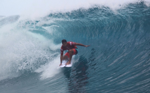 Surf Pro - Tahiti Teahupo'o Pro : Bon début pour nos Tahitiens
