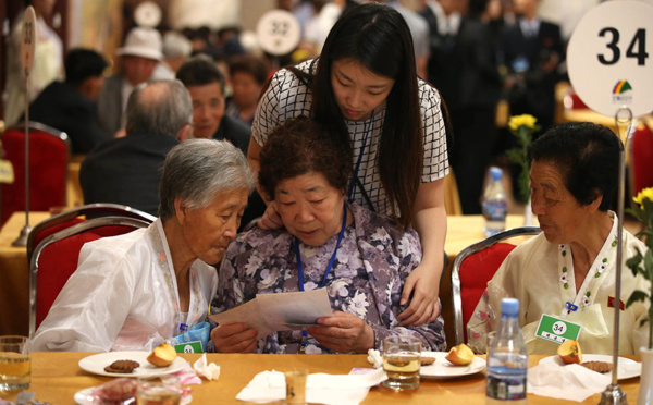 Les retrouvailles poignantes, au Nord, de familles divisées depuis la Guerre de Corée