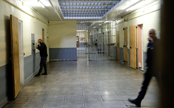 Face à la "bataille perdue" du portable en prison, l'ambitieux chantier de la chancellerie