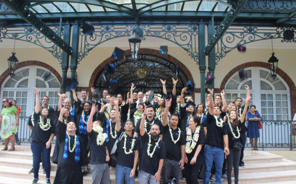 Les élèves de l'Ecole de Commerce de Tahiti et de Poly3D diplômés