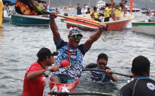 Va'a V1 - Super Aito 2018 : Steeve Teihotaata devant Taaroa Dubois et Damas Ami