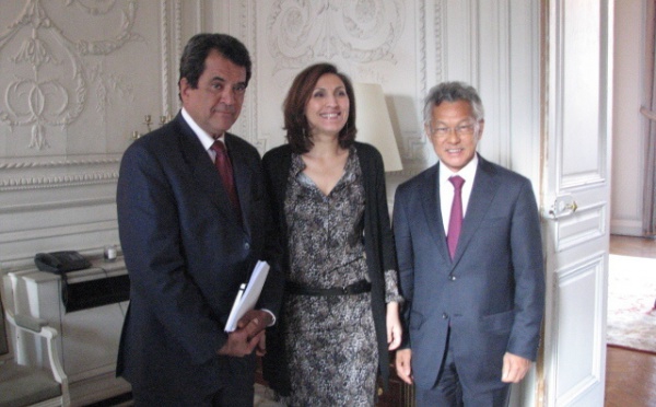 SANTE : GASTON TONG SANG ET EDOUARD FRITCH RENCONTRENT NORA BERRA