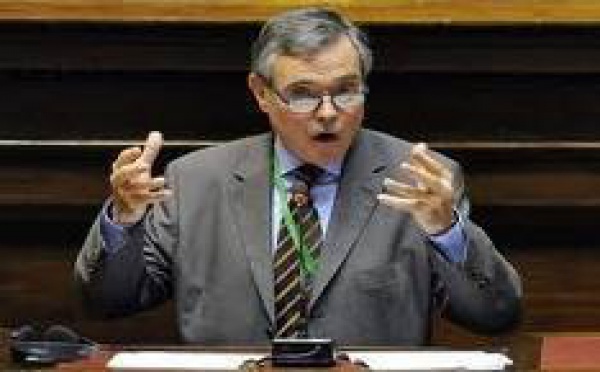 Accoyer affirme le soutien de l'assemblée nationale à l'accord de Nouméa