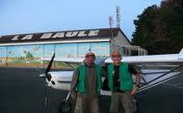 Deux Calédoniens vont relier Paris à Nouméa en ULM