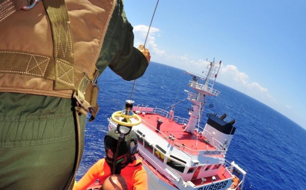 Remorquage du pétrolier Harlington