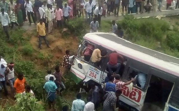Inde: 50 morts dans un accident de bus